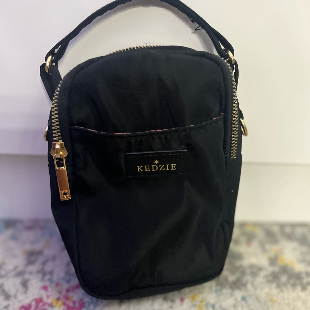 KEDZIE Crosstown
Zipper Bag.